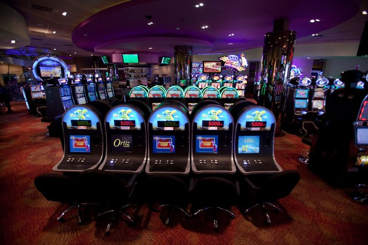 Twitch y casinos en vivo: cómo sintonizar partidas reales